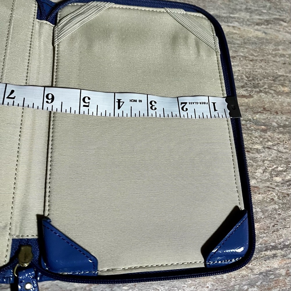 Coach Signature Poppy Kingsley Plaid Zip Round Tablet Sleeve with pocket inside - Picture 9 of 13
